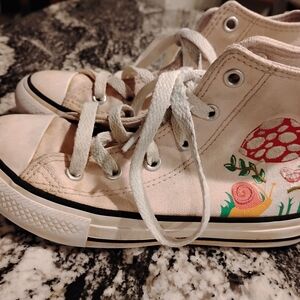 Kids Cream High-Top Sneakers with Snail and Mushroom Design